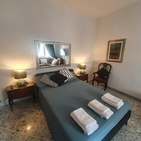 Cado Dalle Nubi 3 O 4 Posti Letto Con Bagno Privato E Doccia Idromassaggio Gasthuis Bari